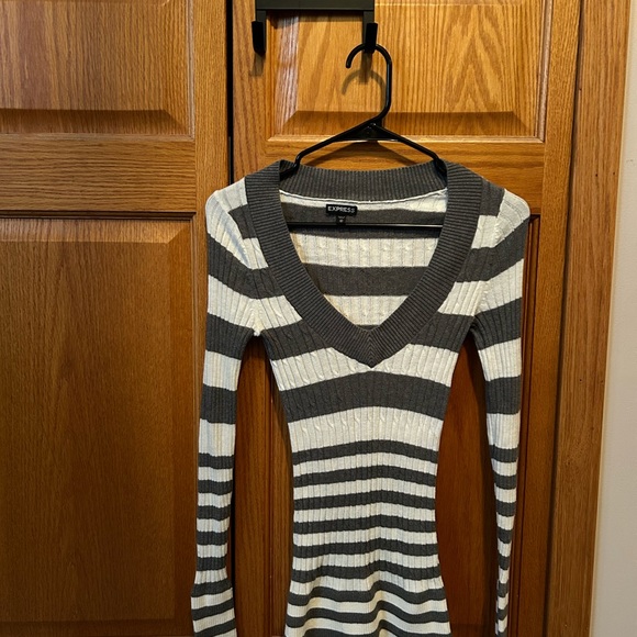 Expressed sweater women’s size xsmall. Ribbed and fitted. - Picture 3 of 3